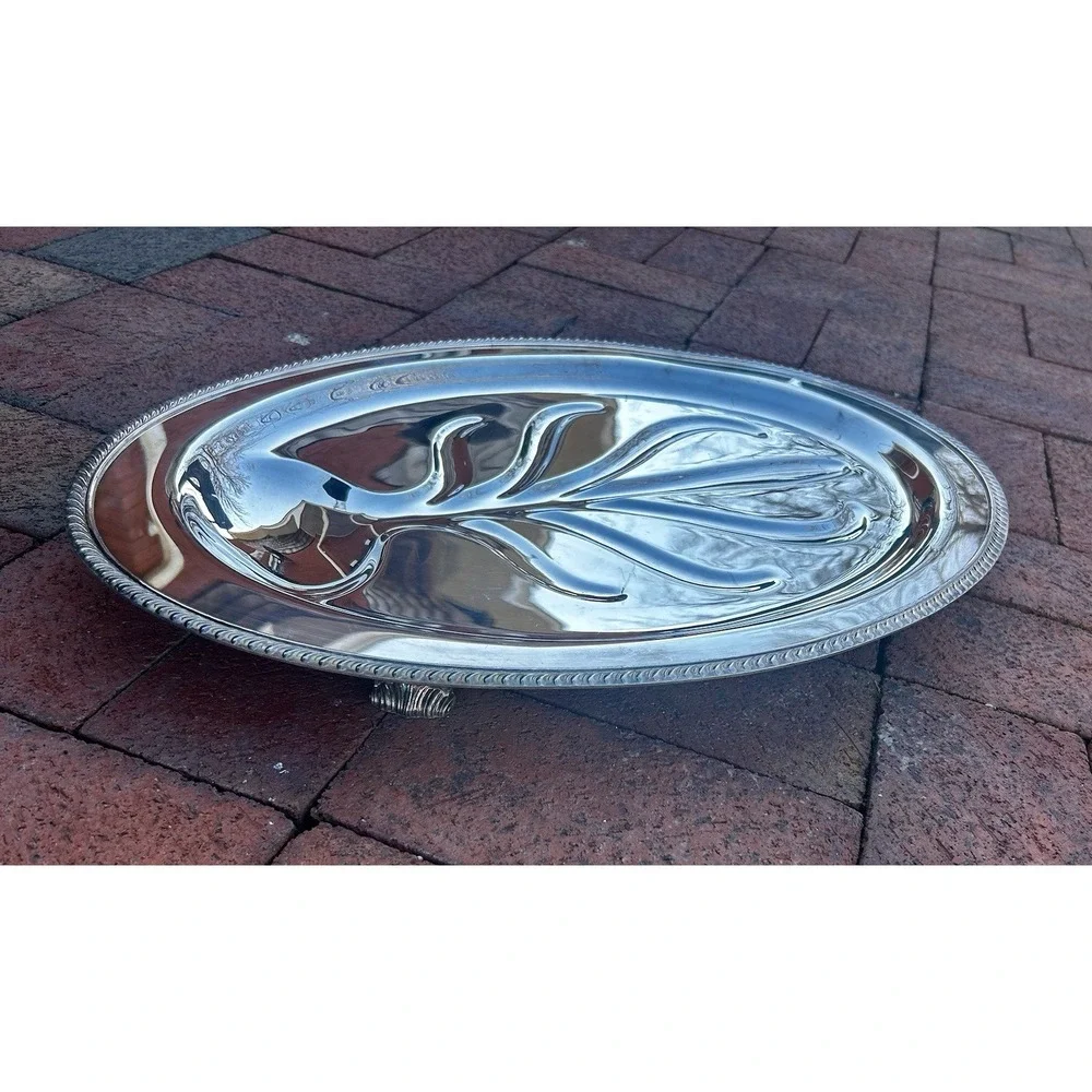 Vintage Oneida Silver Plated 21in X 14in Footed Serving Platter. Beautiful Tray